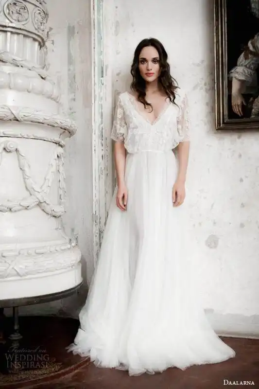 daalarna-bridal-2014-flutter-sleeve-lace-wedding-dress